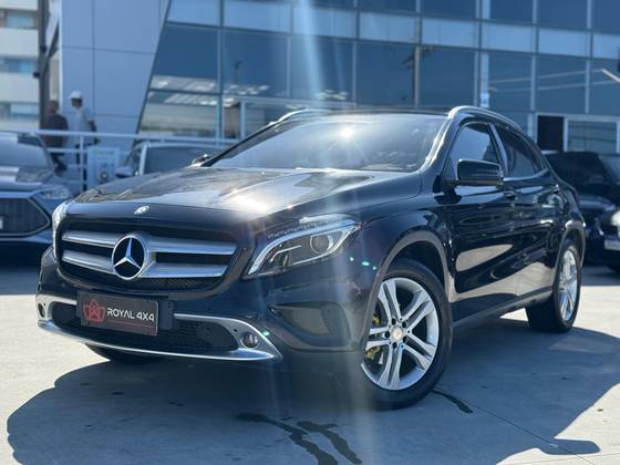 MERCEDES-BENZ GLA 200 1.6 CGI ENDURO 16V TURBO FLEX 4P AUTOMÁTICO
